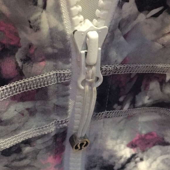 Lululemon Define Jacket - Picture 8 of 8